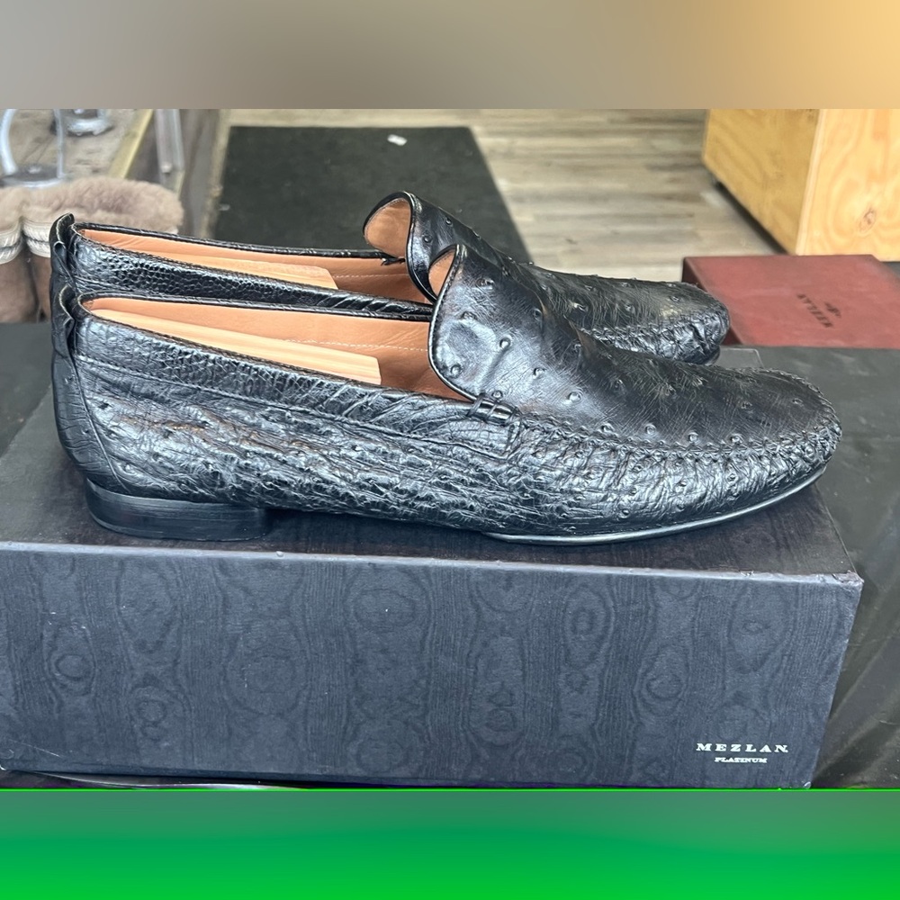 Mezlan Men’s Black Ostrich Loafers. - Picture 4 of 6